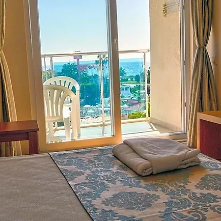 Hotel Blue Fish